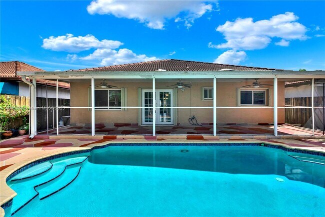 Building Photo - 13774 SW 124th Avenue Rd