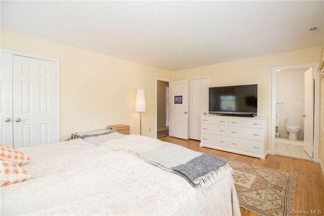 Building Photo - 4 Dalphin Dr