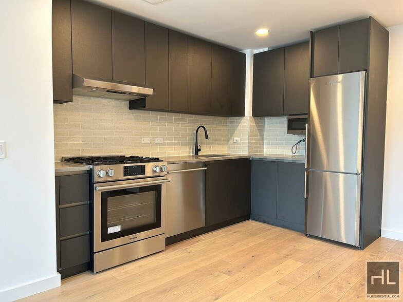 Building Photo - NORTHERN BOULEVARD