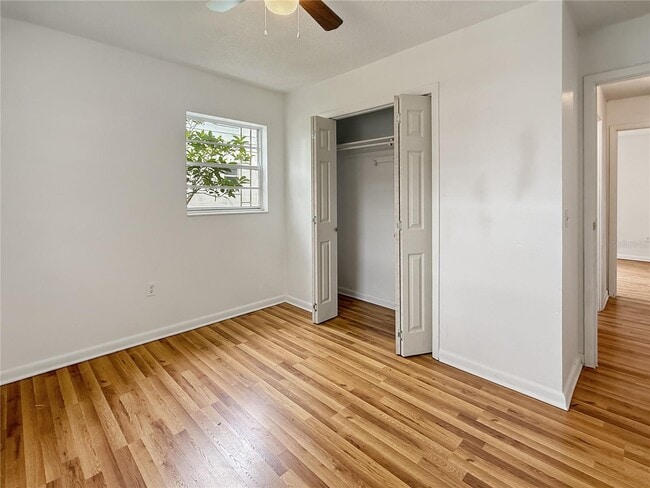 Building Photo - 1410 N Tropical Ave