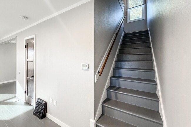 Building Photo - Remodeled 3-Bedrom Richland Alphabet Home ...