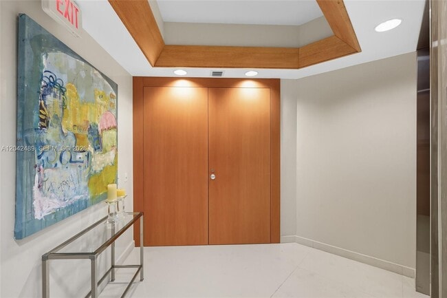 Building Photo - 7141 Fisher Island Dr