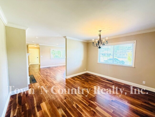 Building Photo - 22369 Ferdinand Ct