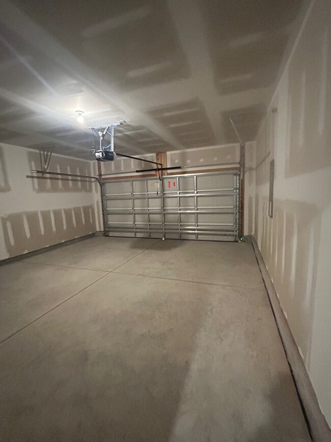 Building Photo - 404 Lehamite Ct