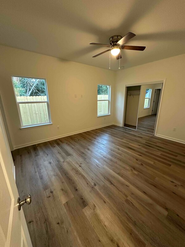 Building Photo - 688 Anderson Dr