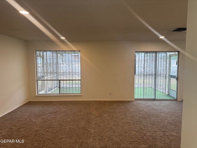 Building Photo - 8800 Sampson Ct