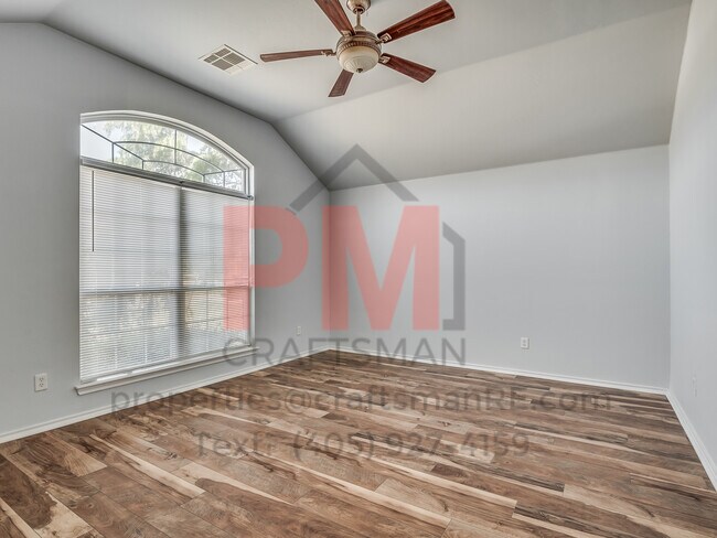 Building Photo - 2117 SE 9th St