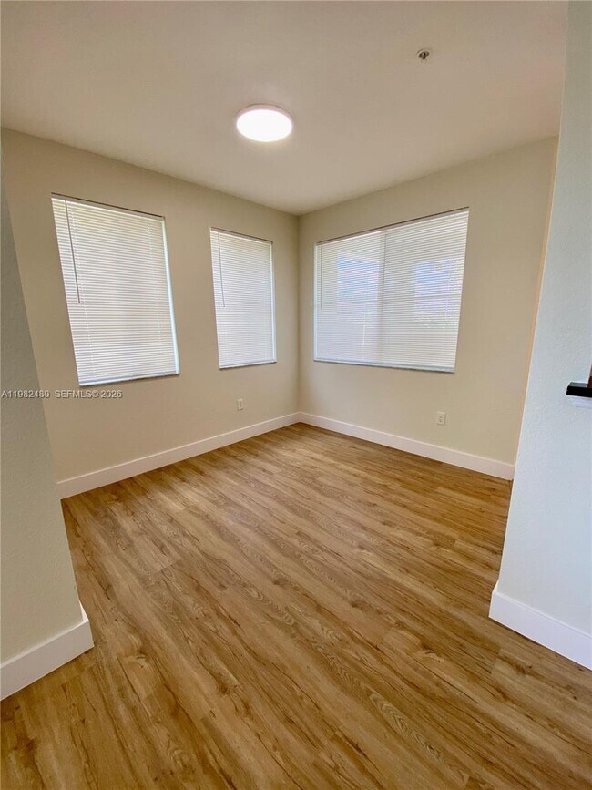 Building Photo - 11032 Legacy Dr