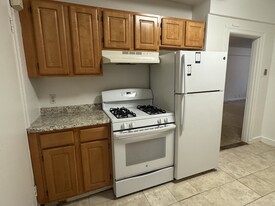 Building Photo - 100 Sewall Ave