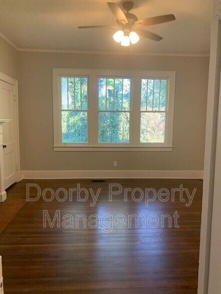 Building Photo - 2300 Elmendorf St