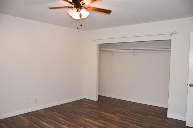 Building Photo - 411 S Kroeger St