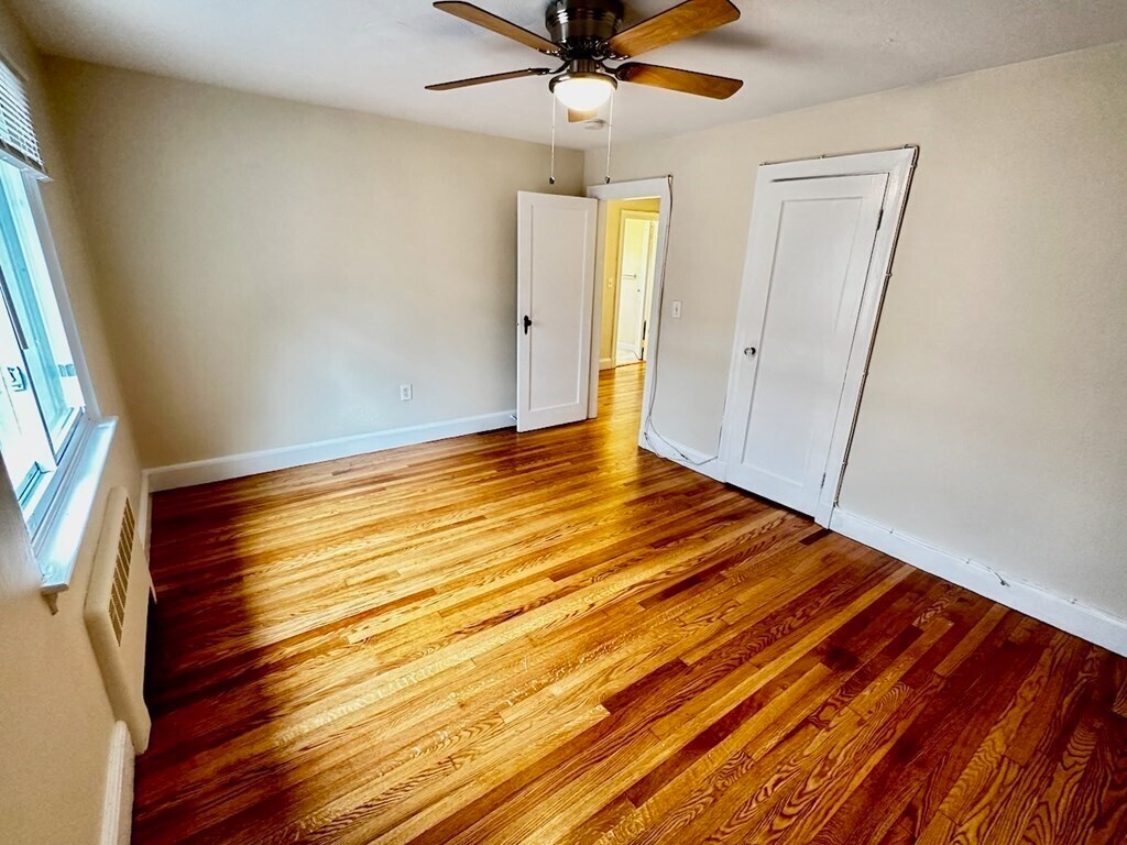 Building Photo - 27 Heath St