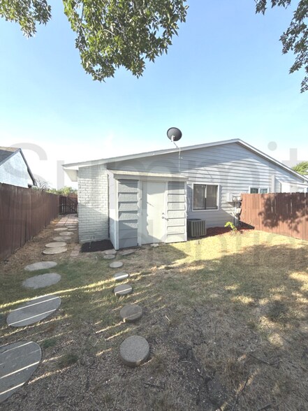 Building Photo - 6078 Dooley Dr