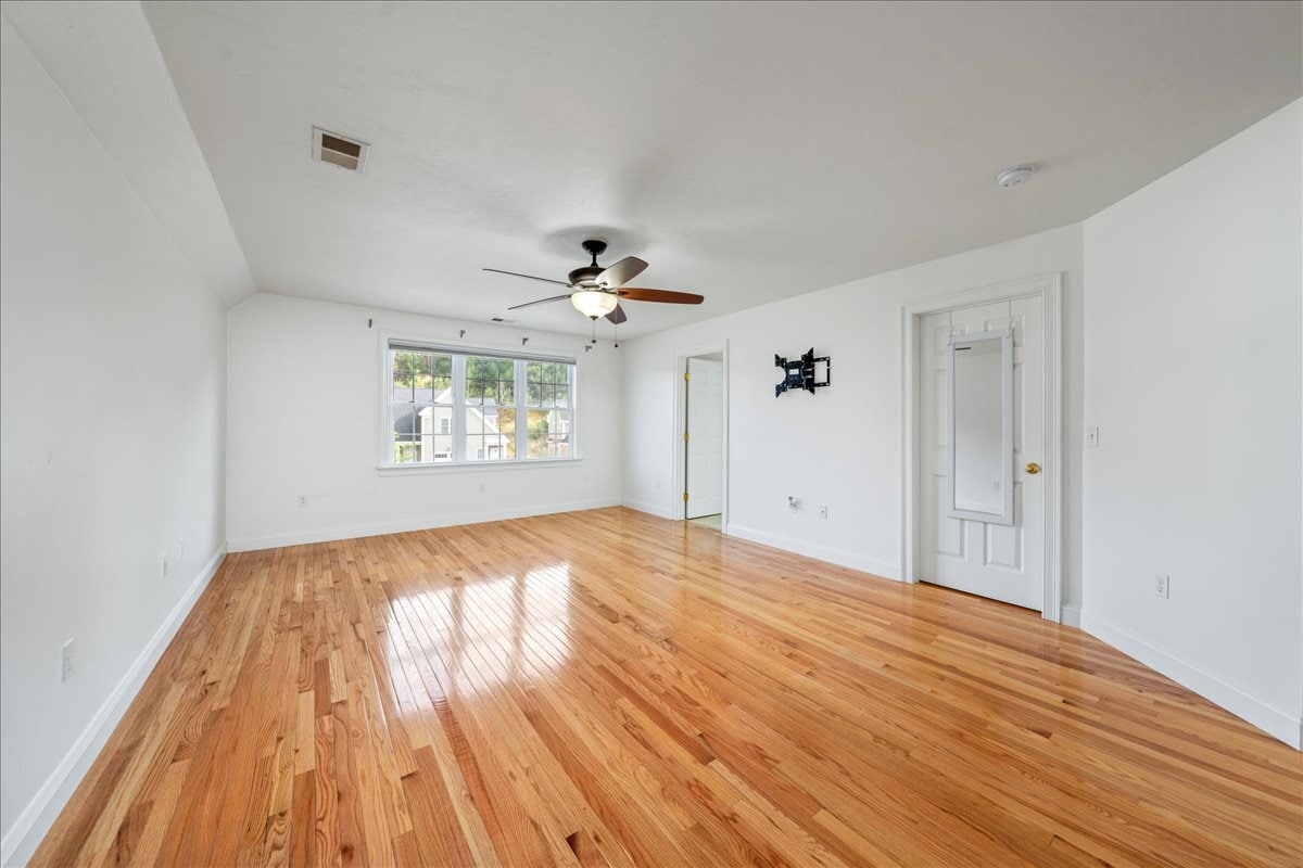 Building Photo - 6 Longview Cir