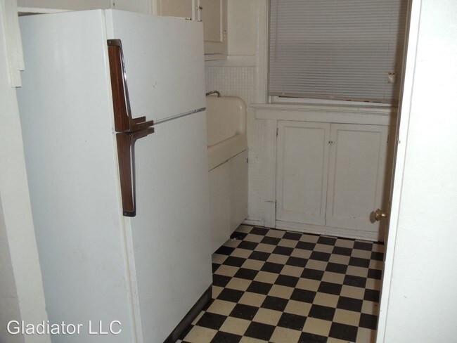 Building Photo - 4019 Hydraulic Ave