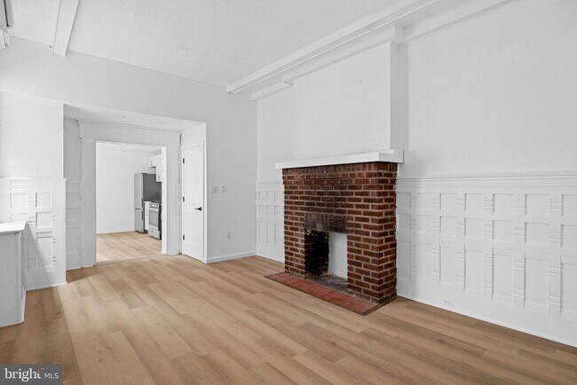 Primary Photo - 1225 Spruce St