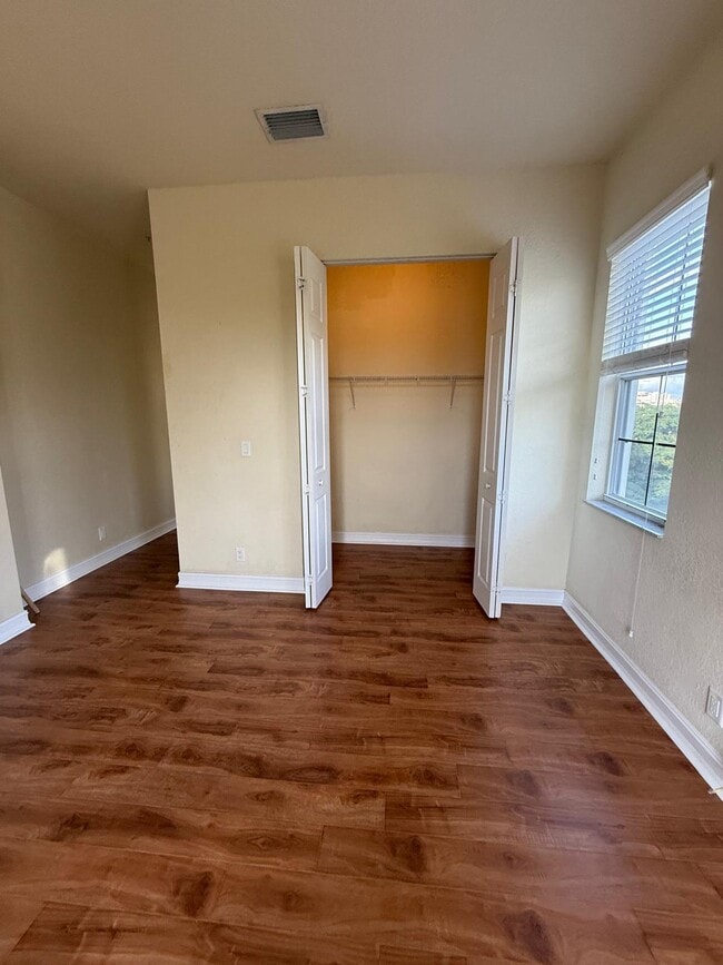 Building Photo - 603 N St