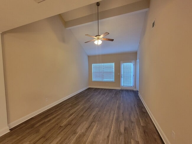 Building Photo - Lakeview Commons - Columbia County