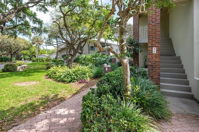 Building Photo - 2 Park Shores Cir