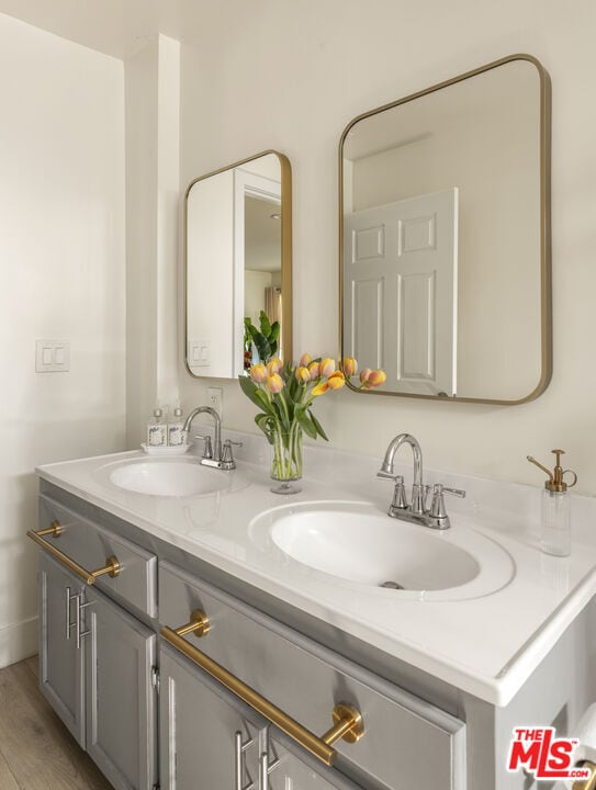 Building Photo - 4616 Rosewood Ave