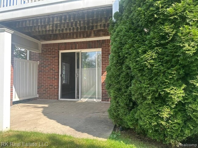 Building Photo - 3581 Reeves Dr