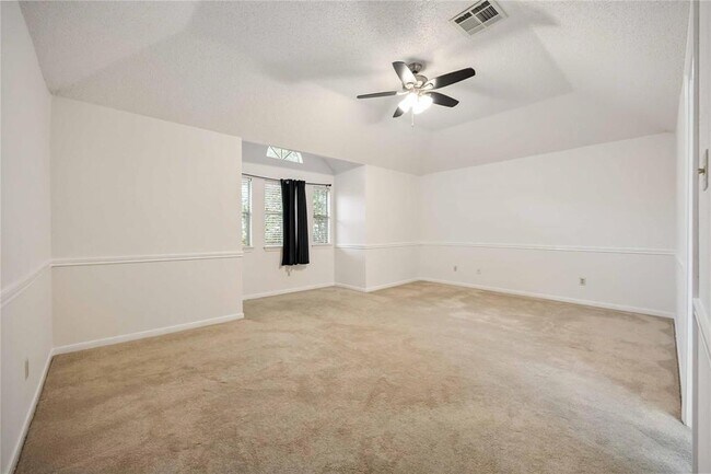 Building Photo - 12800 Briar Forest Dr
