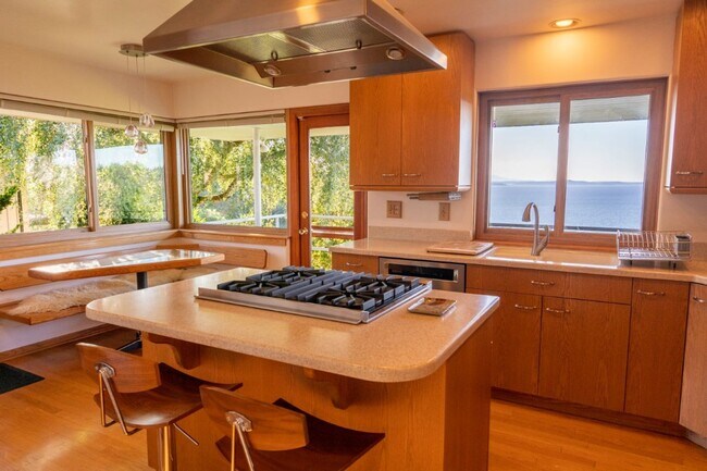 Building Photo - 3bd/1.5ba Burien House