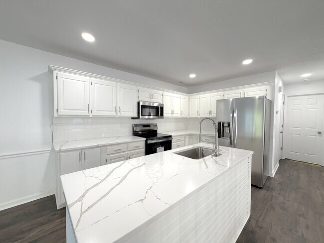 Building Photo - 15613 W 90th St