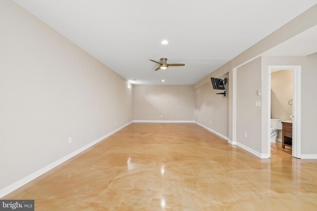 Building Photo - 9036 Woodpecker Ct