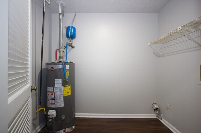 Building Photo - 3252ID