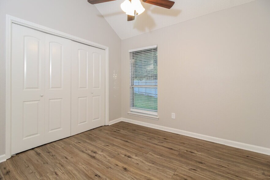 Building Photo - 9004 Willoughby Ct