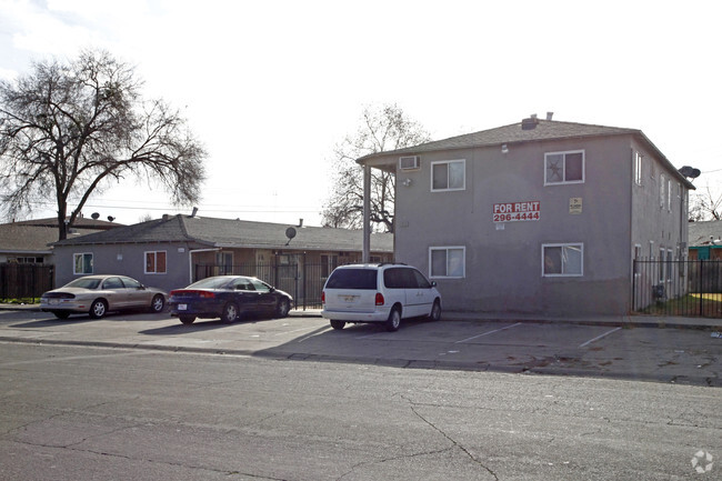 Building Photo - 810-820 Lampasas Ave