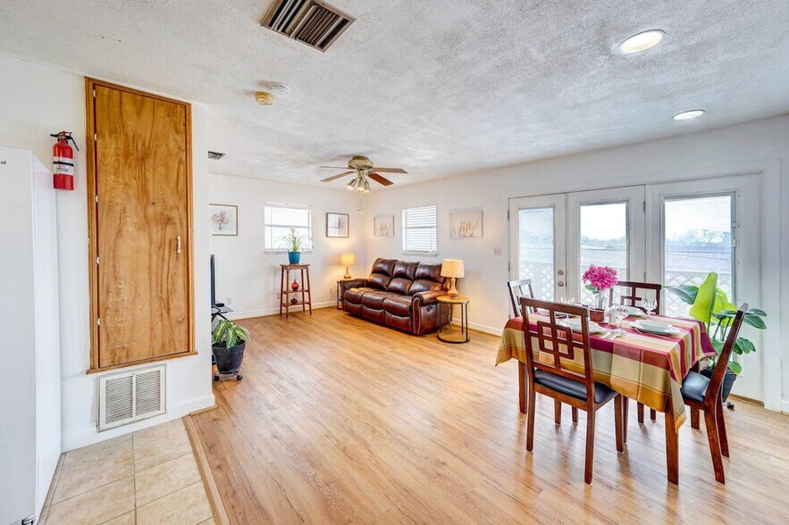 Building Photo - 3602 Waterloo Dr