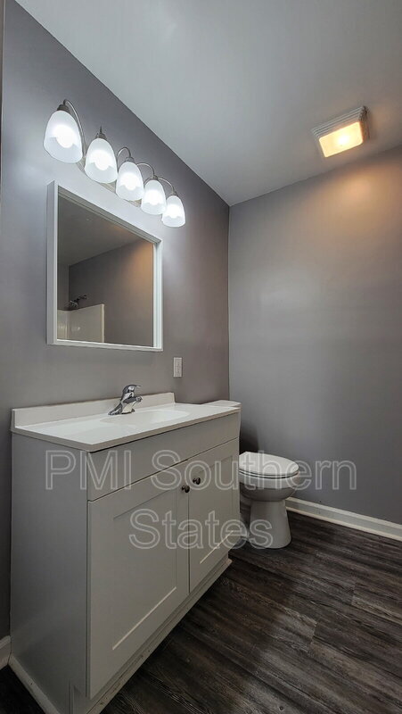 Building Photo - 104 Madison Cir