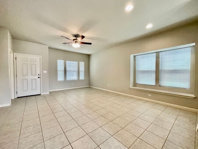 Building Photo - Beautiful Home in a Fantastic Community! Reduced Deposit!