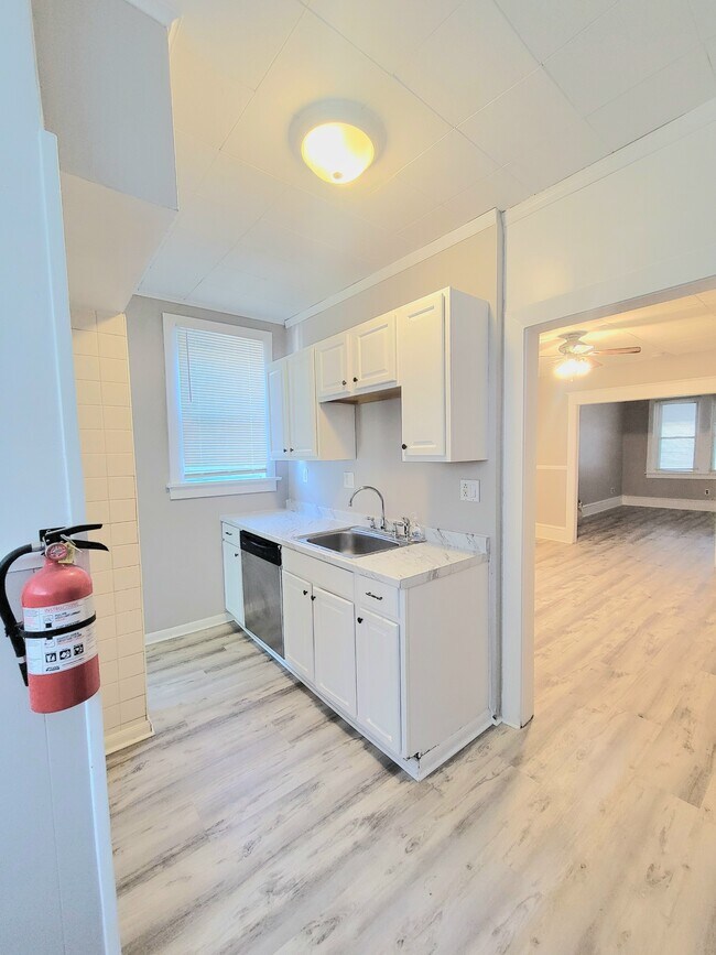 Building Photo - 602 Powell St