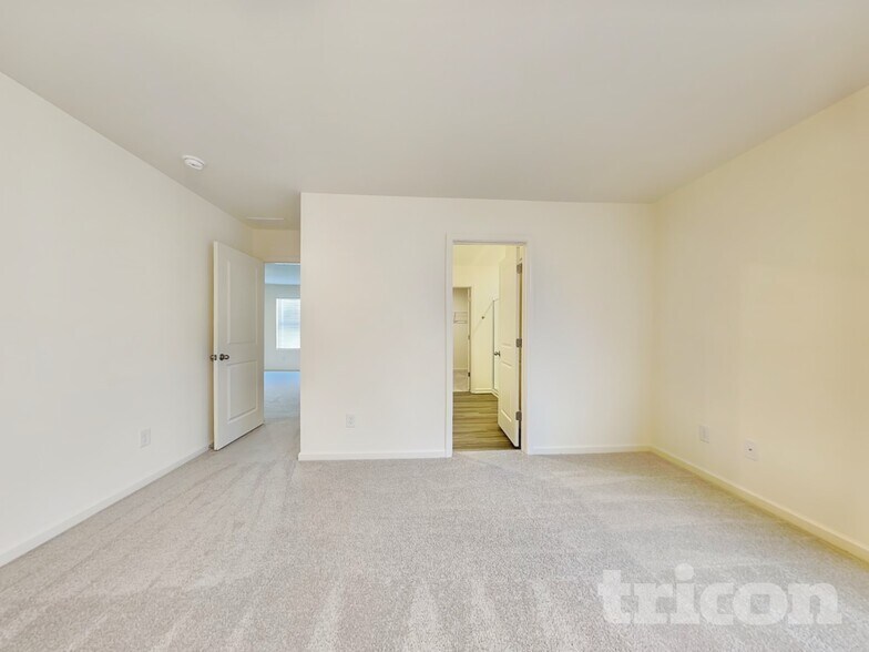 Building Photo - 179 Long Dr