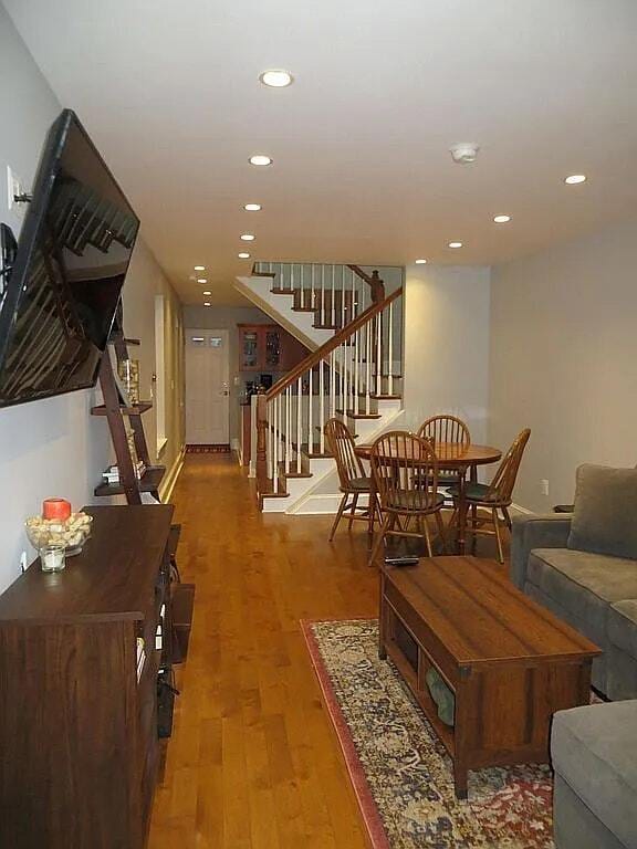 Building Photo - 1639 Carpenter St