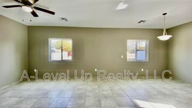 Building Photo - 1506 E 28th St