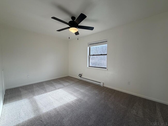 Building Photo - 302 Walters Ave