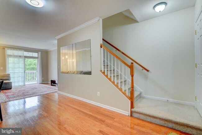 Building Photo - 43920 Hickory Corner Terrace