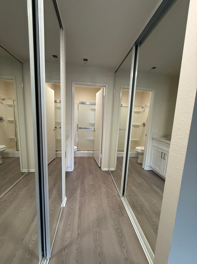 Building Photo - Terrific 2Br/2Ba Condo in Terra Vista II