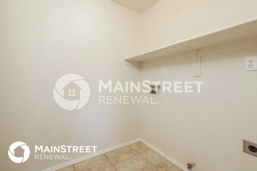 Building Photo - 3755 W Exton Ln