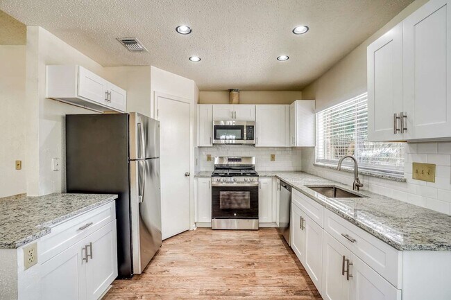 Building Photo - 22614 Powell House Ln