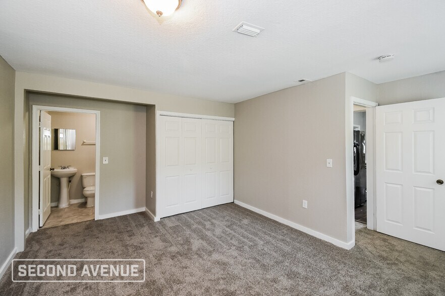 Building Photo - 9043 9th Ave