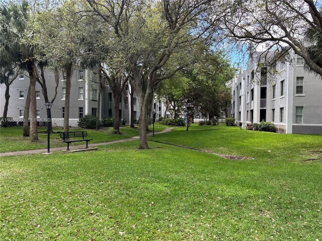 Building Photo - 655 SW 111th Way