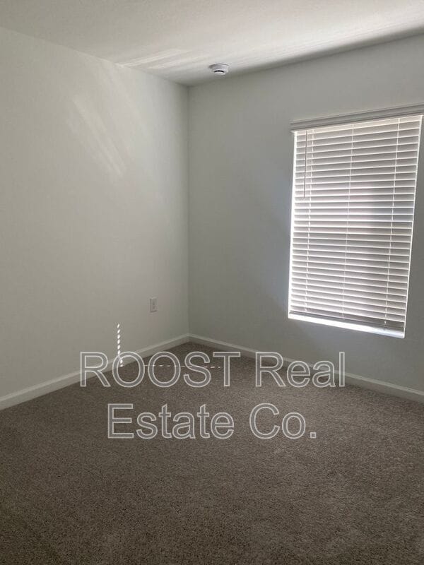 Building Photo - 1541 Newport St SE