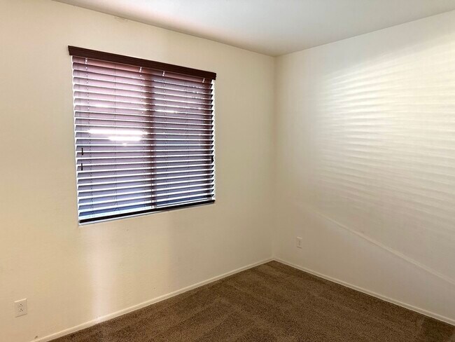 Building Photo - Stunning Elliot Groves home in Morrison Ranch. 4 bed+ 2 offices + loft