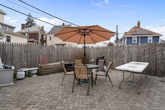 Building Photo - 12 Pomeroy St