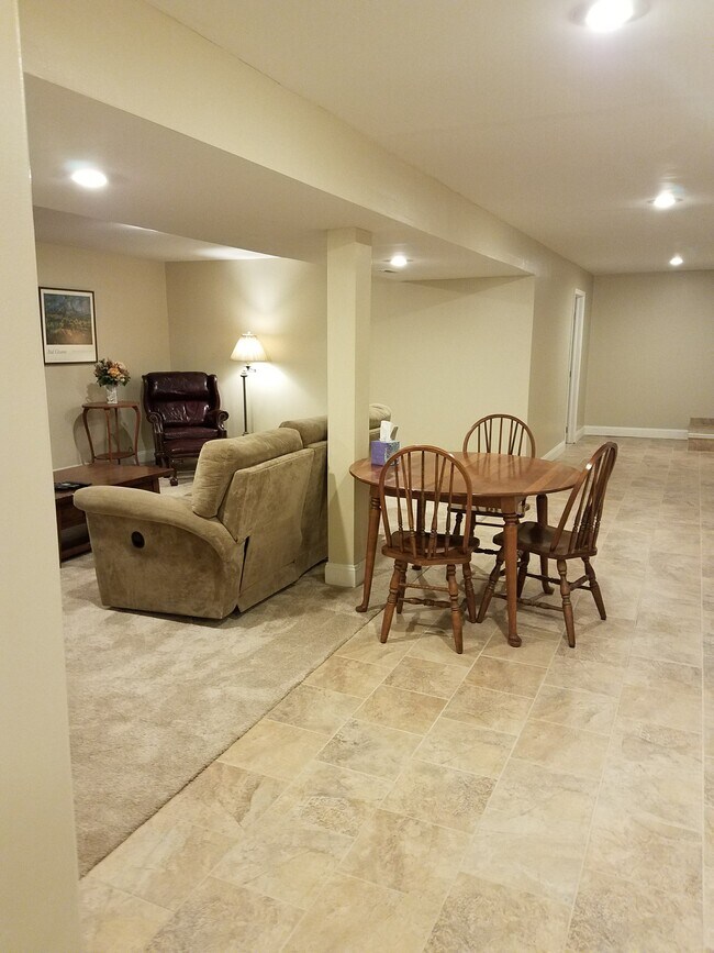 Building Photo - 89 Willow Ridge Ct